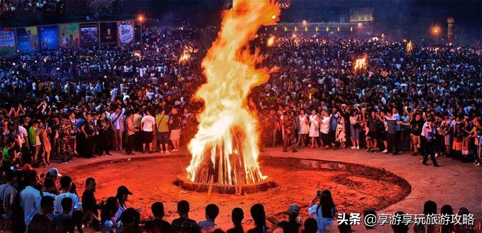 “点火狂欢”贵州彝族火把节不一样的视觉盛宴，8月我在海平等你